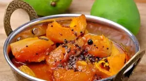 Aam Ki Launji Recipe: Quick and Easy Sweet-Sour Raw Mango Relish to Enjoy in Just 10 Minutes