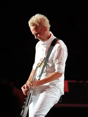 No Doubt star Tom Dumont reveals shock diagnosis