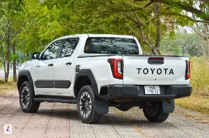 Toyota Hilux continues to outperform Ford Ranger.