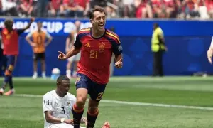 Oyarzabal shines as Spain defeats Austria to advance to the World Cup Round of 16.