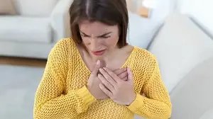 Why does your chest hurt after eating a heavy meal? Cardiologist shares what it could mean