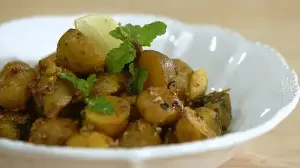 Looking for a quick but fancy veg side recipe? Chef Ranveer Brar shares how to make Italian-style spicy potatoes
