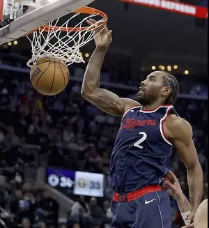 Leonard returns to Raptors after cap scandal