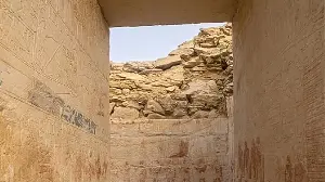 Spanish archaeologists find 4,400-year-old tomb in Egypt with original colours intact