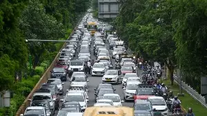 44% vehicles plying on Indian roads uninsured: Govt