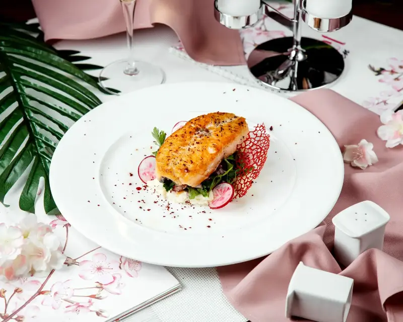 Ensure the food presentation is neat. 