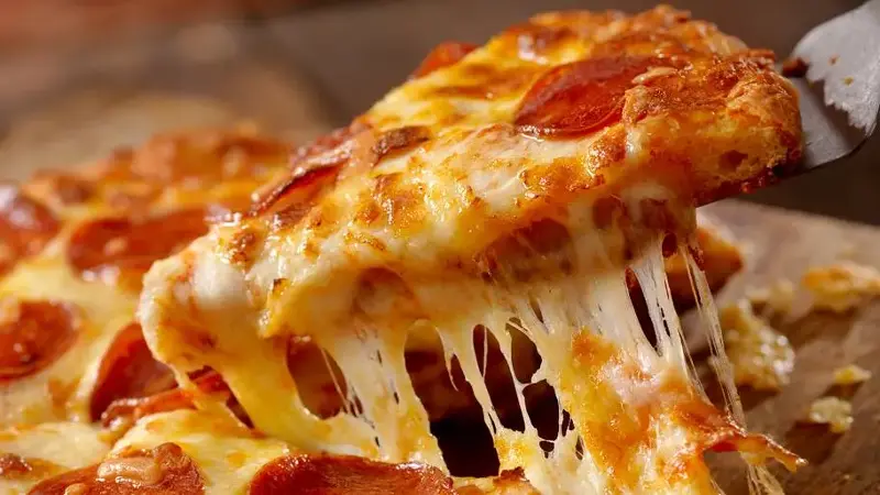 Cheesy Pepperoni Pizza