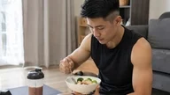 What should you eat before exercising? Experts recommend the best options for each type of activity.