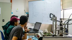 As students protest artificial intelligence, Pitt professor cautions: ‘We cannot delay the AI adoption’