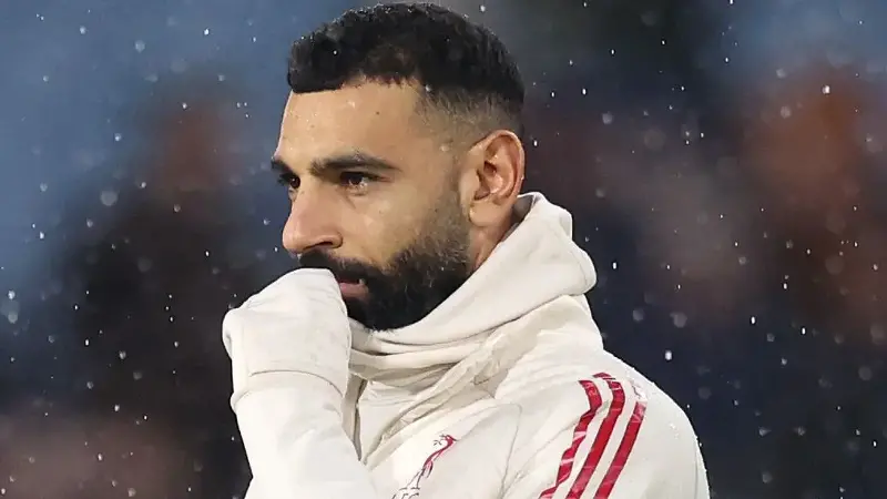 Liverpool want to solve Salah issue first
