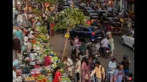 Mumbai told to expedite formation of town vending committee for hawkers as Nagpur leads implementation
