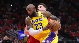 LeBron James, Lakers pull out OT win over Rockets, move to verge of sweep