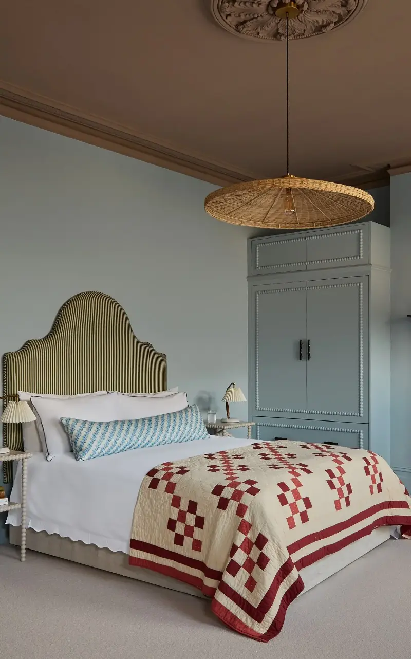 When choosing different colours for the walls and the ceiling, interior designer Laura Stephens recommends seeking colours that complement rather than strongly contrast - Boz Gagovski