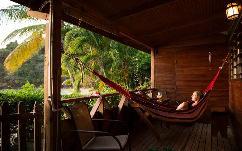 Travel agent top tip: Try bargaining - Westend61