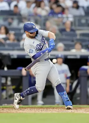 Eliezer Alfonzo delivers emotional first hit in Dodgers’ loss to Yankees