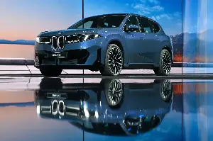 سباق الشحن يشتعل: BYD تتحدى الزمن وBMW تحذر