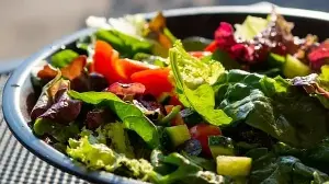 Ignoring hydration while increasing fibre intake? Gastroenterologist Dr Saurabh Sethi shares 5 common mistakes to avoid