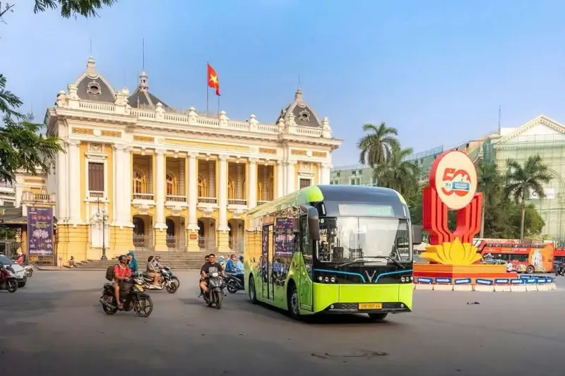 Hanoi adjusts routes of 4 bus lines to serve the construction of National Highway 1A - Photo 1.