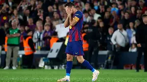 Robert Lewandowski se emocionó hasta las lágrimas en su despedida del Camp Nou, donde el Barcelona le brindó un pasillo de honor