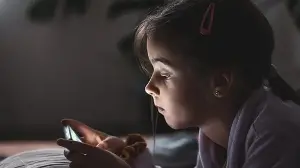 Is your child glued to screens? Psychologist shares 5 changes parents may notice after cutting screen time