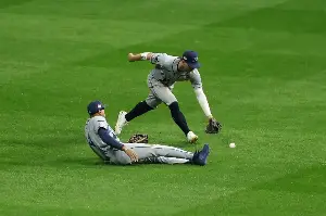 Junior Caminero exploded in the dugout after the Rays' defense spiraled in Game 2 of the World Series