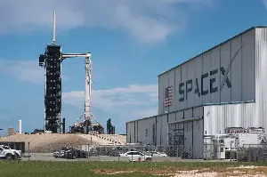 SpaceX stock erases all its gains and slides below IPO price