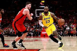 Lakers take commanding 3-0 lead over Rockets in playoff series