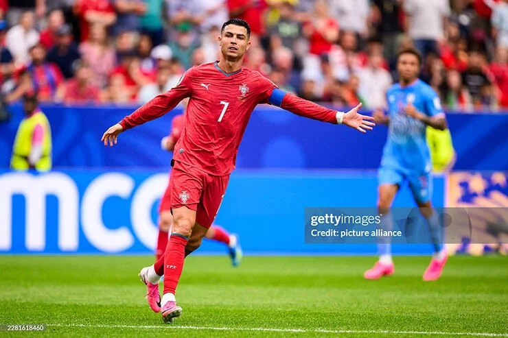 After more than two decades of tireless dedication, will Ronaldo's international career come to an end after the 2026 World Cup?
