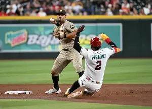 Padres end trade deadline day by falling to Diamondbacks
