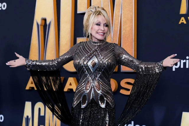 Dolly Parton could have been a billionaire if she hadn't been so generous with her charitable donations - Photo 2.