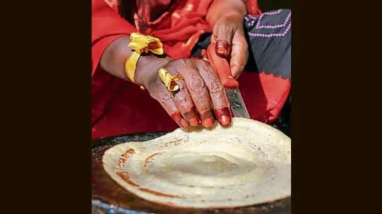 A dosa-like pancake called canjeero. (Doaa Elkady for Soomaaliya by Ifrah F Ahmed)