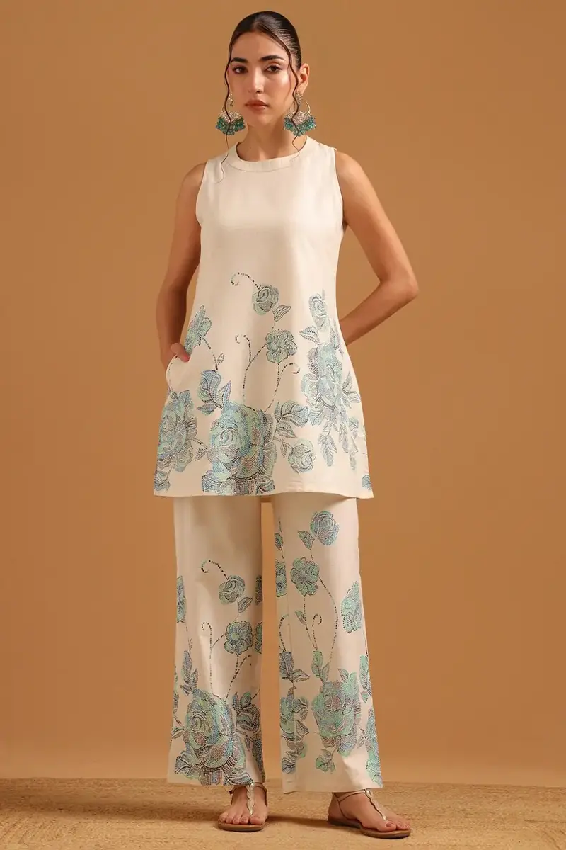 If you want them to be versatile, go with botanical prints and patterns.