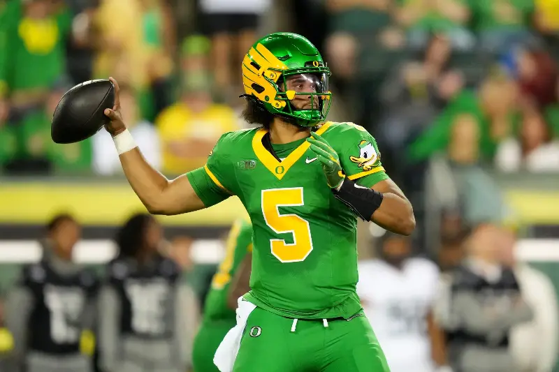 Dante Moore #5 of the Oregon Ducks looks to throw during the first half against the Portland State Vikings at Autzen Stadium on September 18, 2026 in Eugene, Oregon. (Photo by Soobum Im/Getty Images)