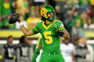 Oregon gets major injury update on QB Dante Moore after vicious hit vs USC