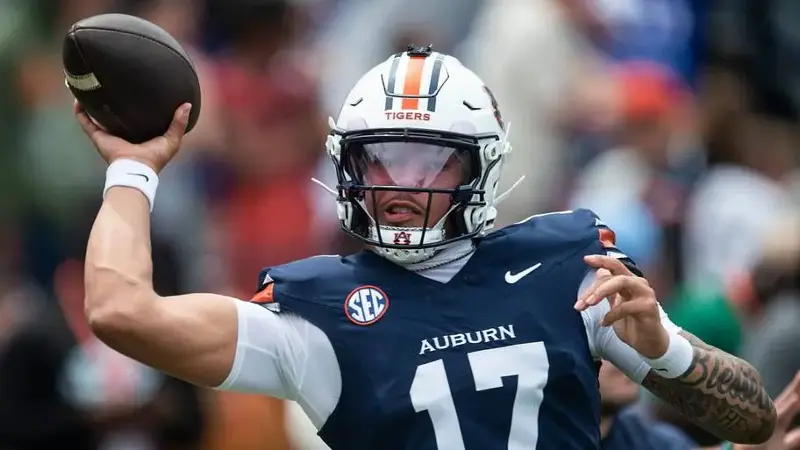 Auburn Tigers quarterback Byrum Brown