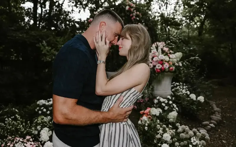 Taylor Swift married Travis Kelce in a lavish wedding ceremony in New York - Photo 2.