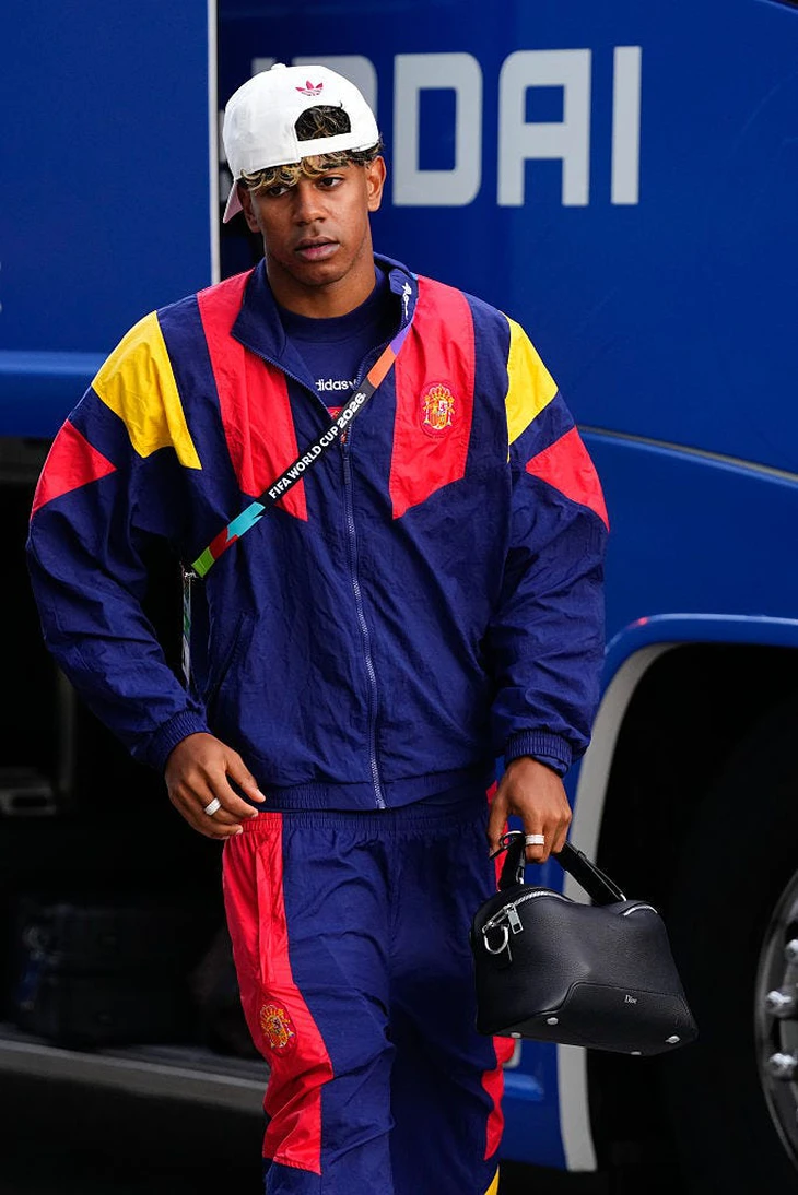 Lamine Yamal - Photo 10.