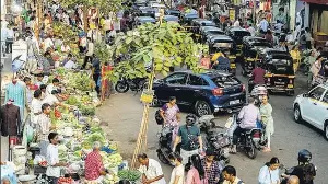 ‘Shift-based hawking key to managing 99,000 recognised vendors in Mumbai’