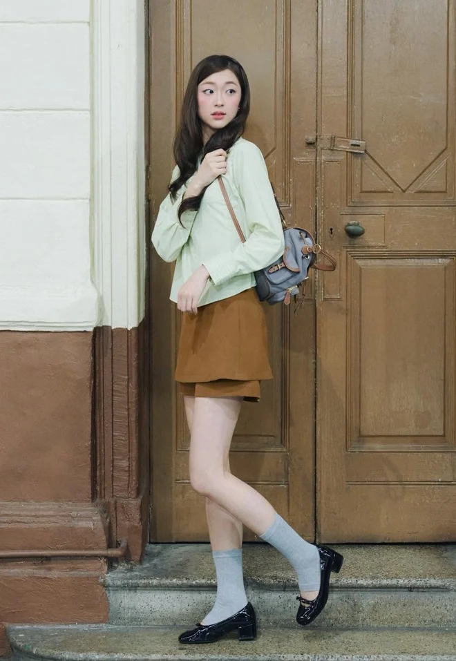 5 skirt styles that flatter your figure and are easy to pair with shirts and blouses - Photo 7.
