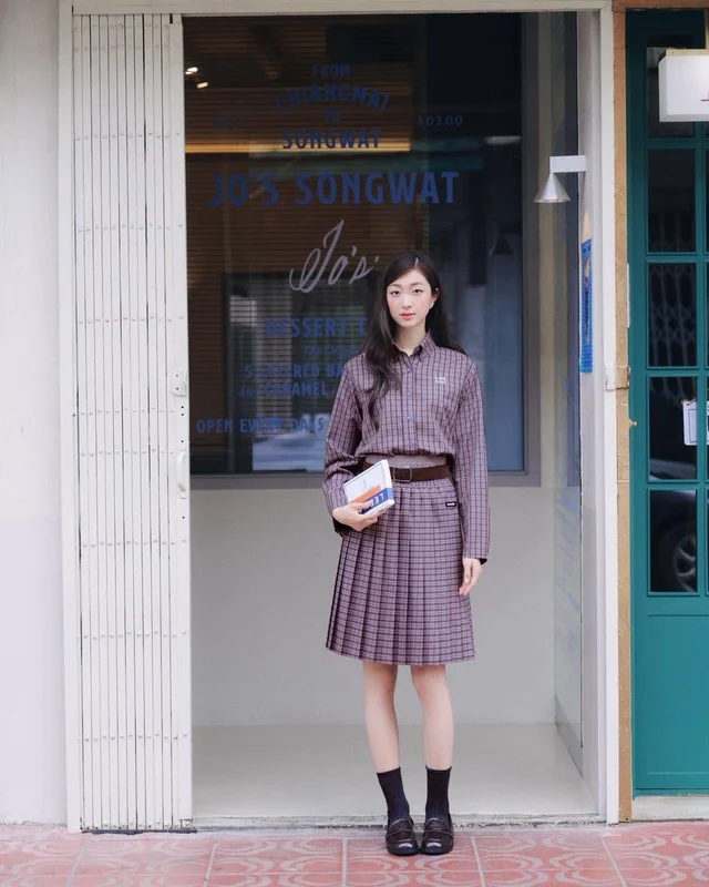5 skirt styles that flatter your figure and are easy to pair with shirts and blouses - Photo 3.