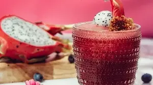 Struggling with bloating and constipation? Try this gastroenterologist-approved fruit smoothie to get your gut moving