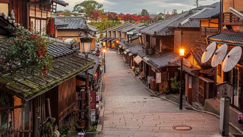 Quiet morning view of Ninenzaka Street in Kyoto