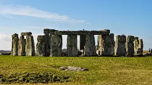 Stonehenge Revelers Ring in Summer Solstice