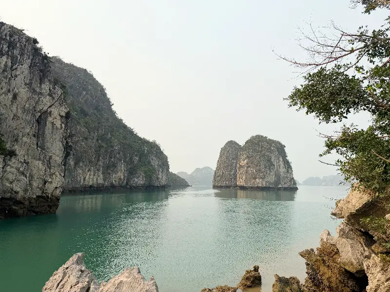 Khách quốc tế đổ về vịnh Hạ Long , vượt xa khách Việt năm 2026 - Ảnh 10.