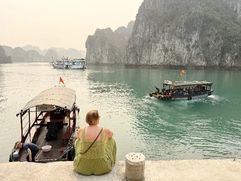 Khách quốc tế đổ về vịnh Hạ Long , vượt xa khách Việt năm 2026 - Ảnh 4.