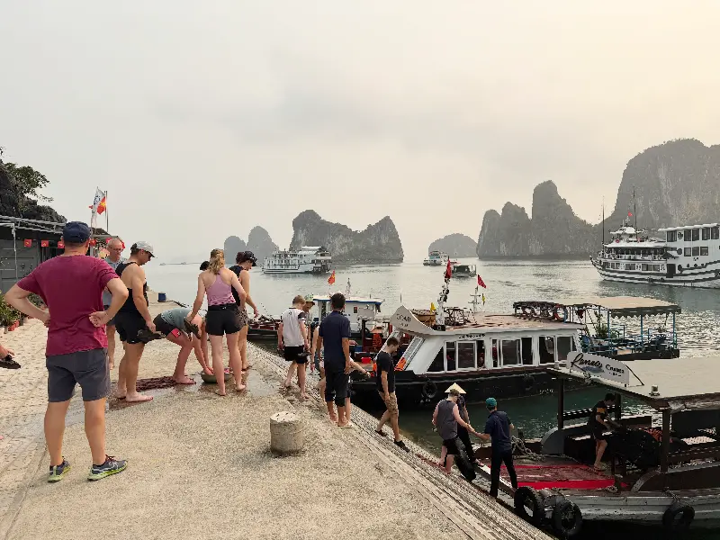 Khách quốc tế đổ về vịnh Hạ Long , vượt xa khách Việt năm 2026 - Ảnh 3.