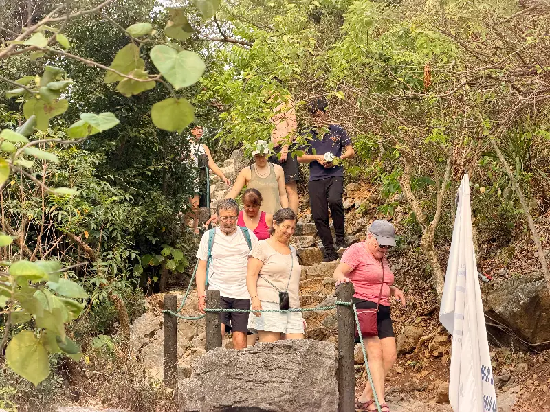 Khách quốc tế đổ về vịnh Hạ Long , vượt xa khách Việt năm 2026 - Ảnh 8.