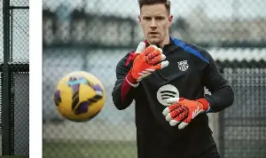 Top 5 Best Goalkeepers in FC Barcelona History