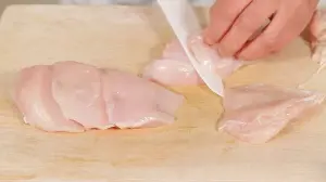 The secret to cooking delicious, juicy chicken breast that also helps with weight loss.