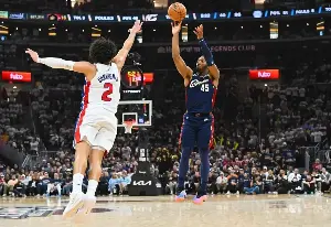 Mitchell ties NBA playoff mark with 39 points in 2nd half as Cavs even series vs. Pistons 112-103